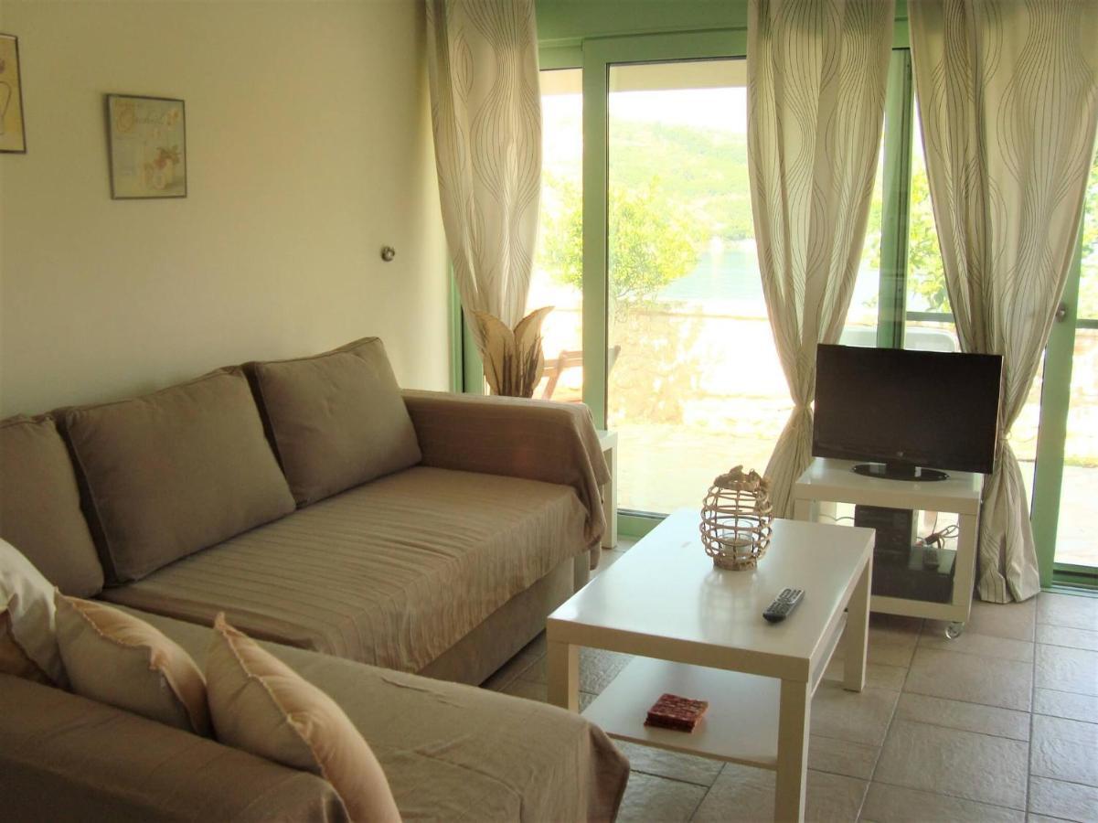 Meganisi Blue Apartment Spartokhórion Buitenkant foto